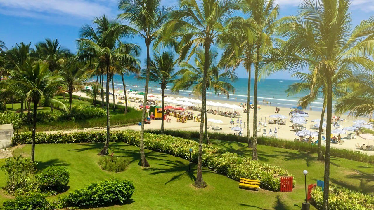 Praia de São Lourenço: O que fazer e como chegar nesse paraíso?
