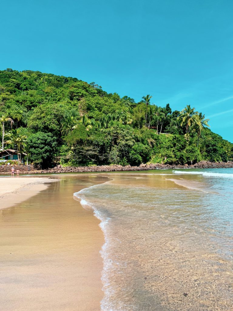 Guia completo da Praia Barra do Sahy: Tudo que você precisa saber antes de ir!