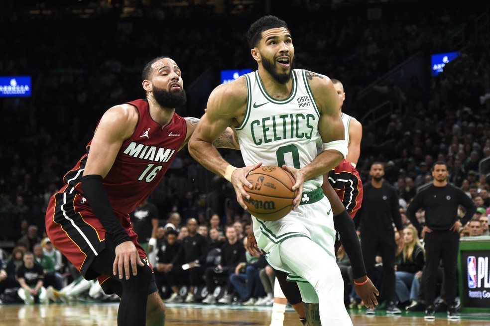 Assistir Miami Heat x Boston Celtics: Descubra os melhores canais e plataformas!