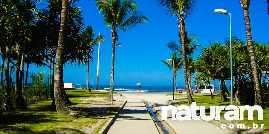Praia de São Lourenço: O que fazer e como chegar nesse paraíso?