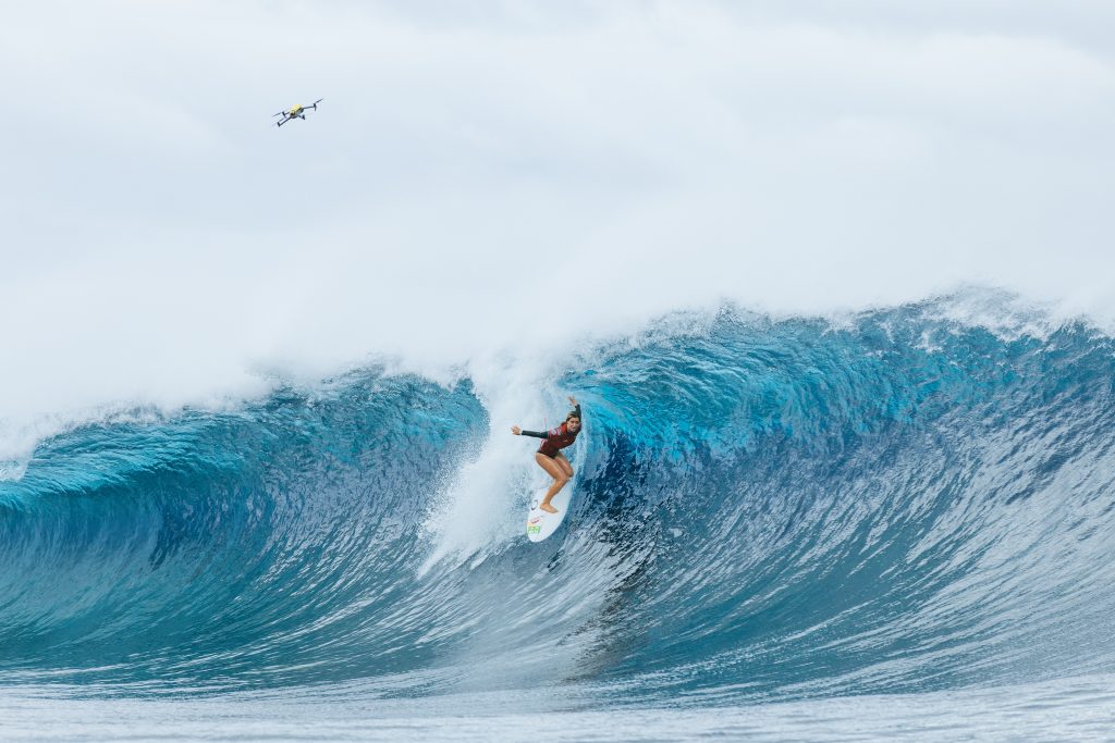 Qual o horário ideal para surfar em Teahupoo? Confira!