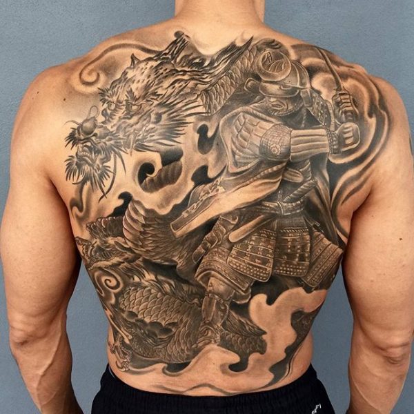 tatuagem da yakuza: tudo que você precisa saber (história, significados e ideias)