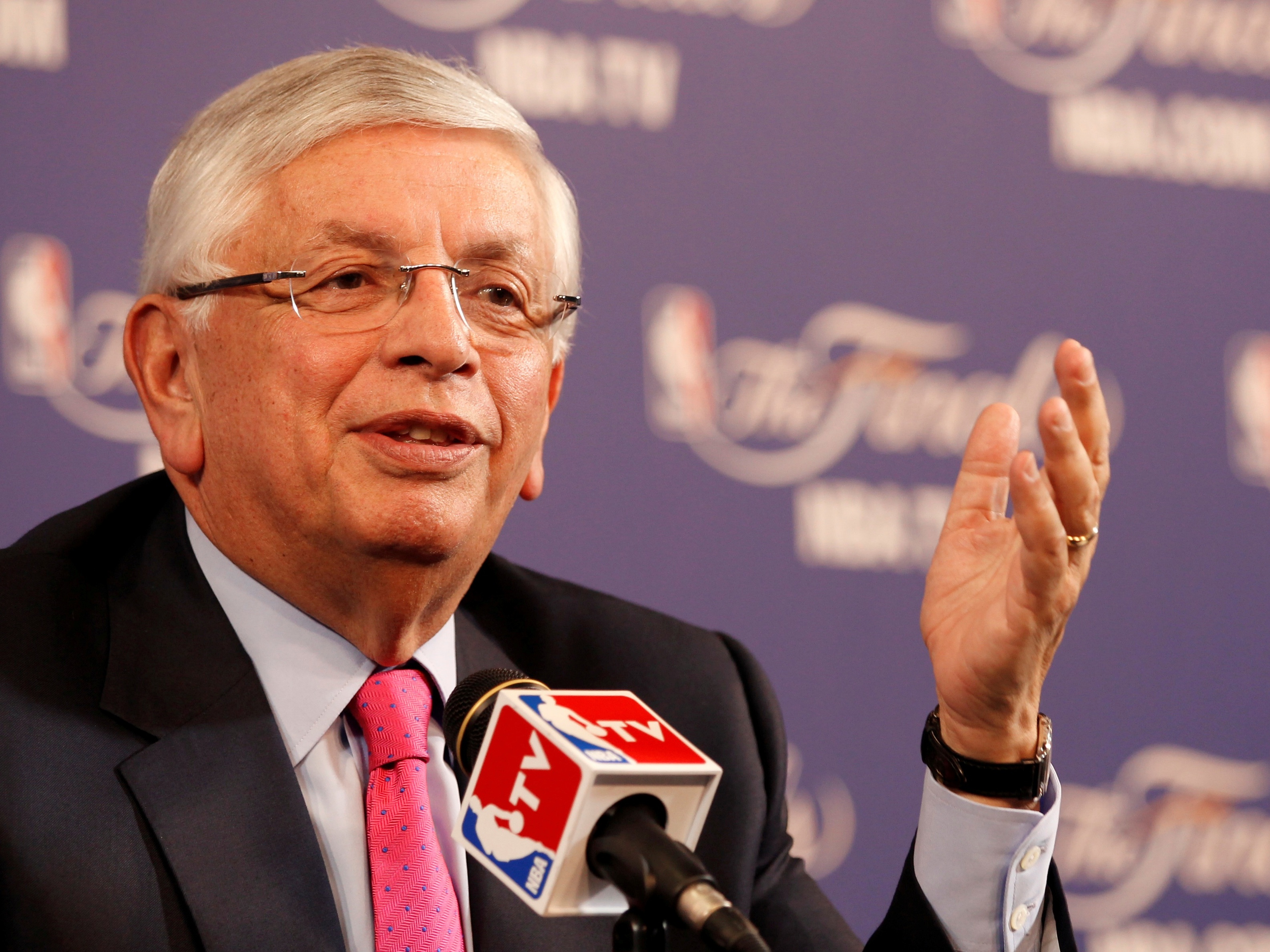 Morre David Stern: relembre a trajetória do ex-comissário da NBA.