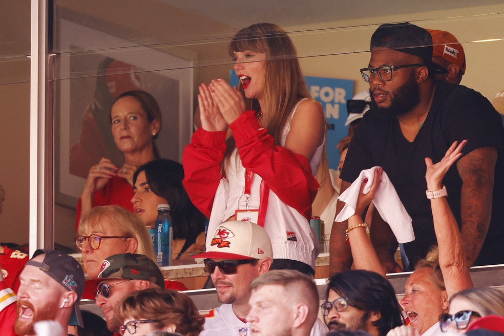Taylor Swift no KC: Cantora foi vista em jogo do Chiefs!