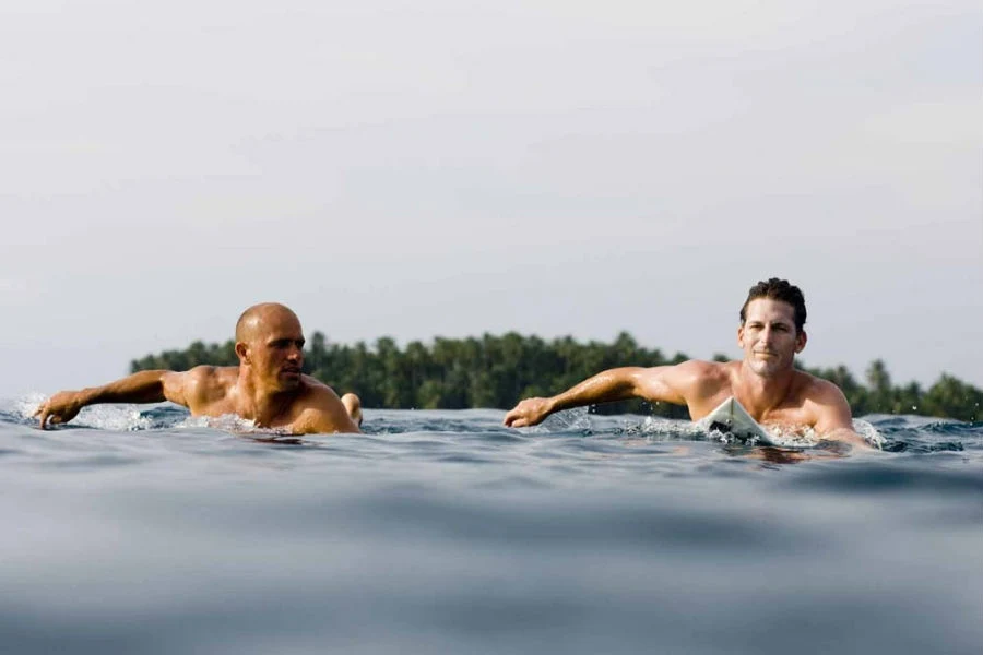 A rivalidade entre o surfista Andy Irons e Kelly Slater: os bastidores das competições!