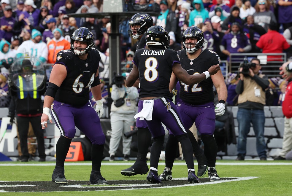 Ravens x Dolphins: Quem leva a melhor nesse duelo eletrizante da NFL?