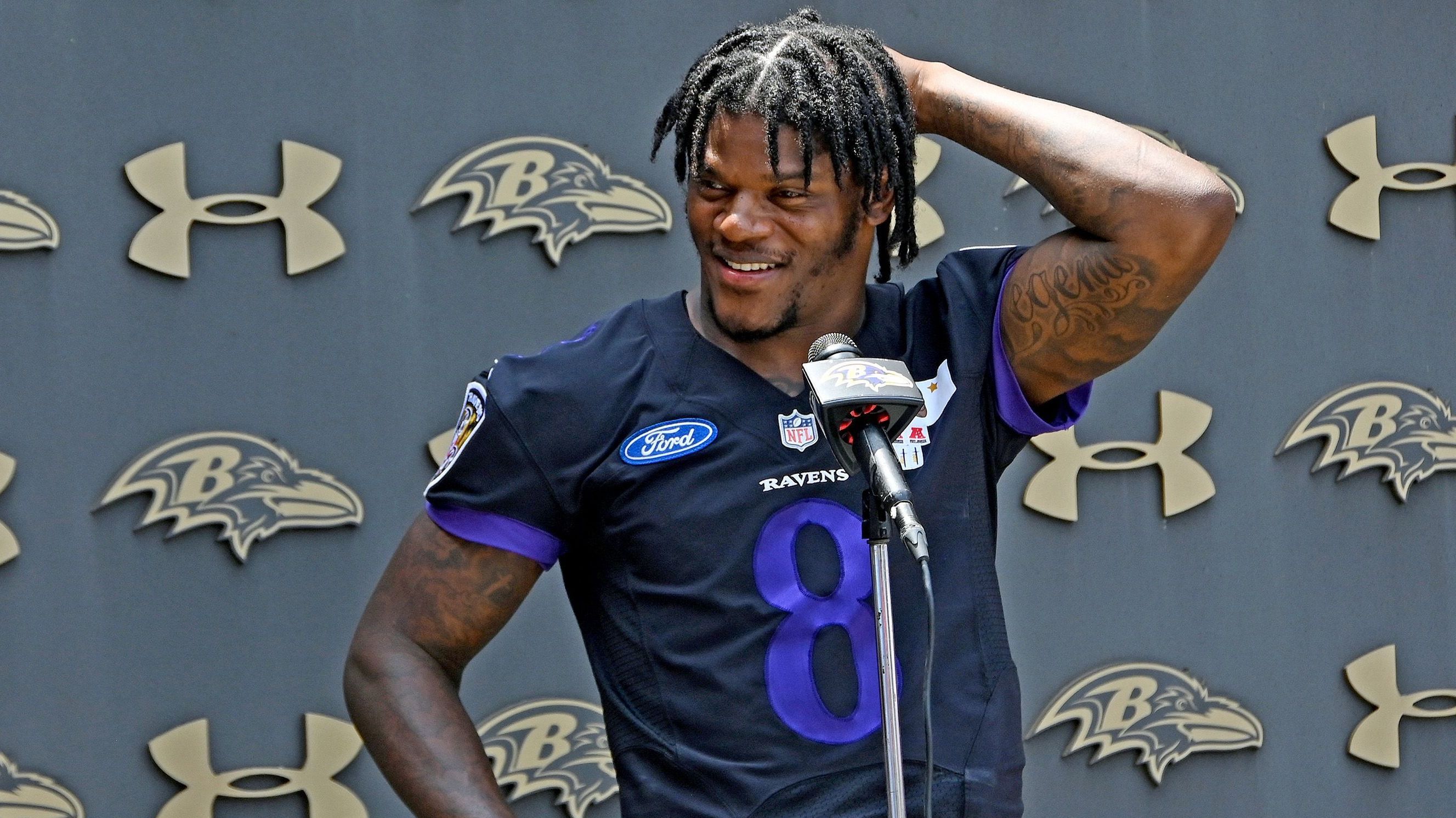 Quanto ganha o jogador mais bem pago da NFL? Veja valores atualizados!