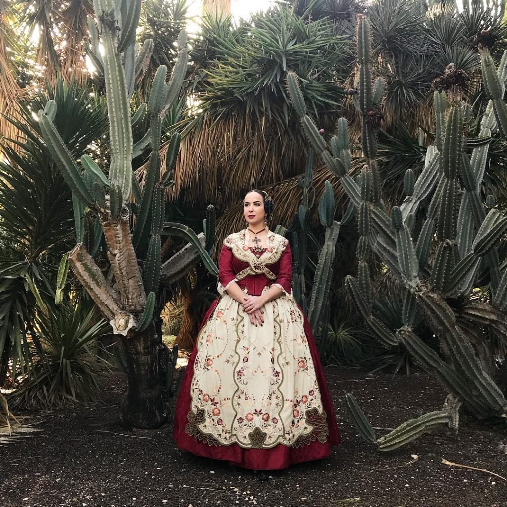Onde encontrar as fotos de Luisa Dorr? Saiba mais sobre a artista e sua obra.
