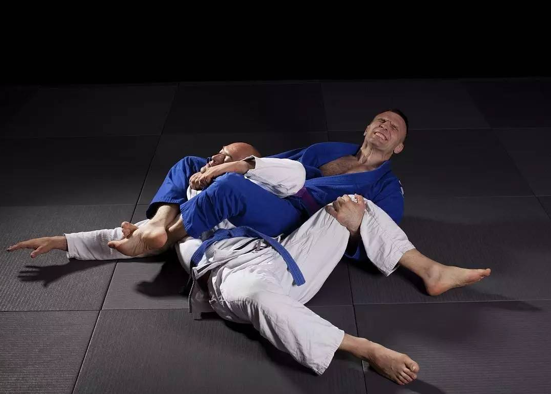 Khonry Gracie 技术:学习巴西柔术大师的经典招式!