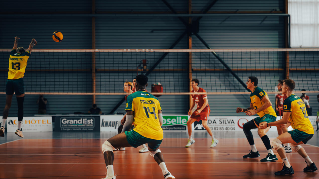 Semifinais vôlei masculino: favoritos, surpresas e destaques dos jogos.