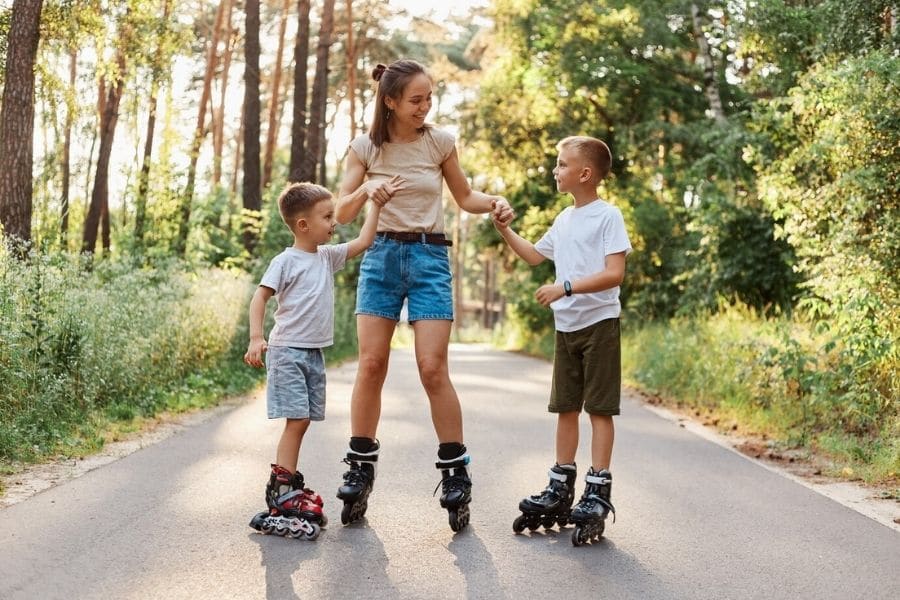 Patinação É Diversão Garantida: Benefícios e Dicas para Todas as Idades!