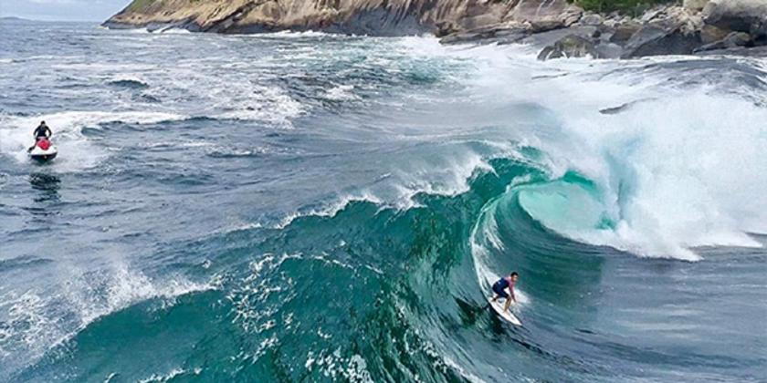 Procurando ondas no Rio? Veja os melhores picos e praias para surfar!