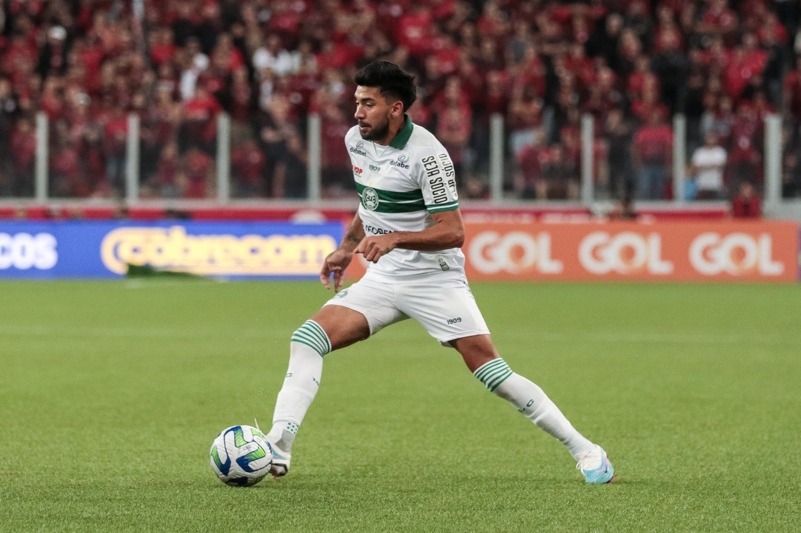 Marcelino Moreno no Coritiba: como está o desempenho atual do jogador no Coxa?