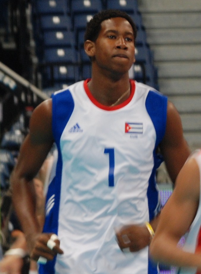 Leon jogador de volei: Qual a altura e peso do atleta?