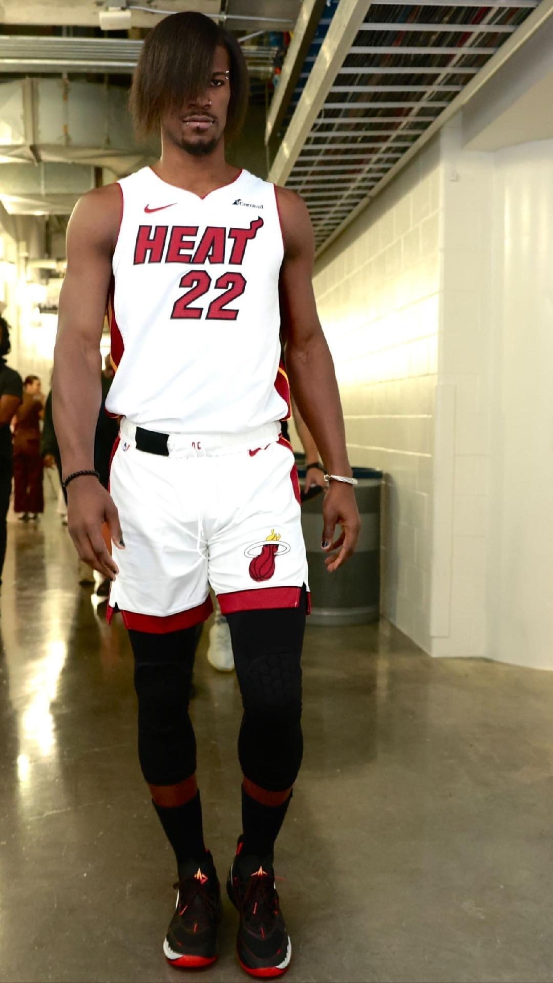 Jimmy Butler emo chocou a todos: Saiba tudo sobre essa transformação do atleta.