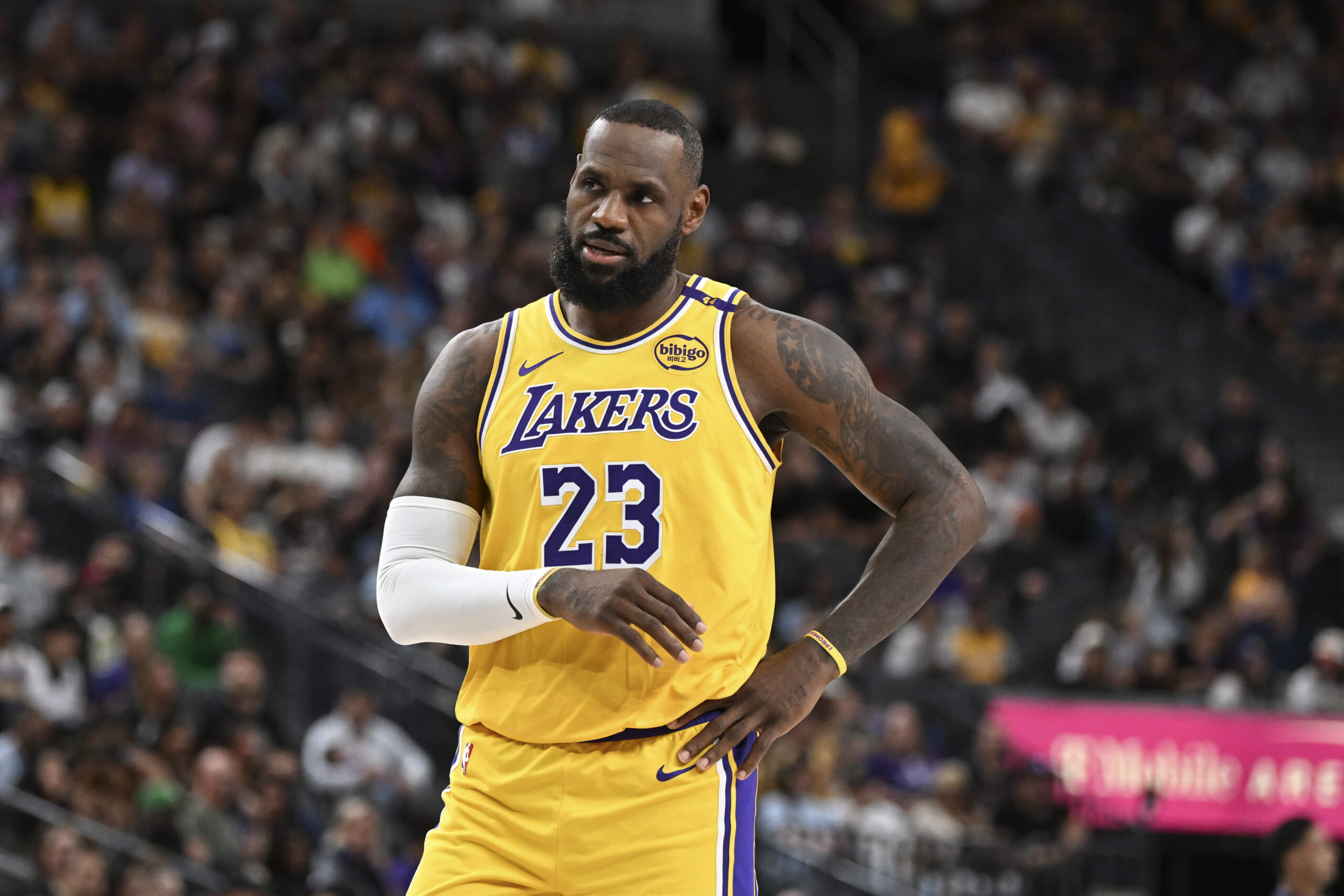 Procurando jogos NBA hoje onde assistir? Veja as melhores opções de canais e streaming.