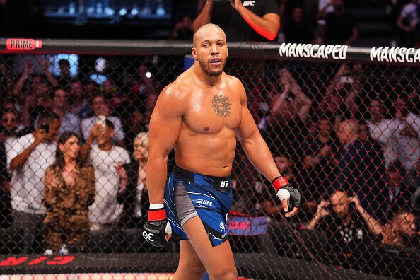 Buscando os ufc paris resultados? Veja como foram as lutas principais e quem brilhou.