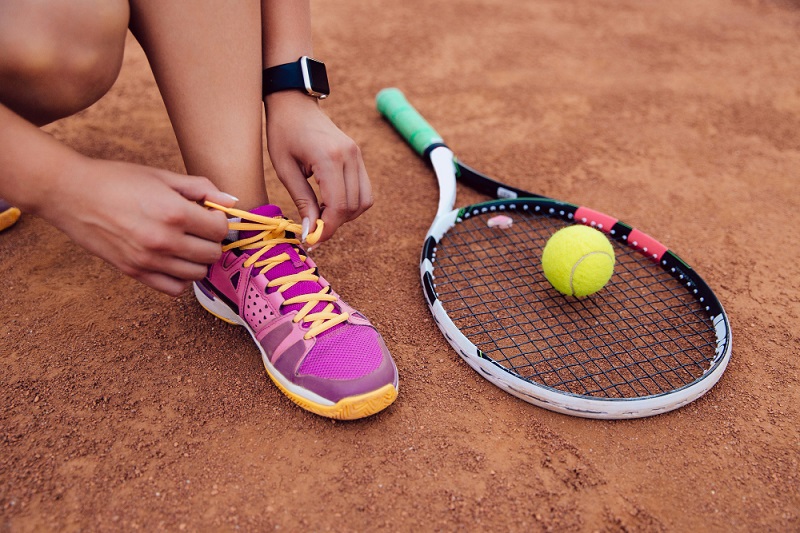 Esporte tenis feminino: como escolher o modelo ideal para você? (Dicas de conforto e estilo)