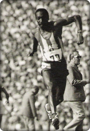 Nelson Prudêncio no atletismo: Relembre as conquistas e recordes do saltador.