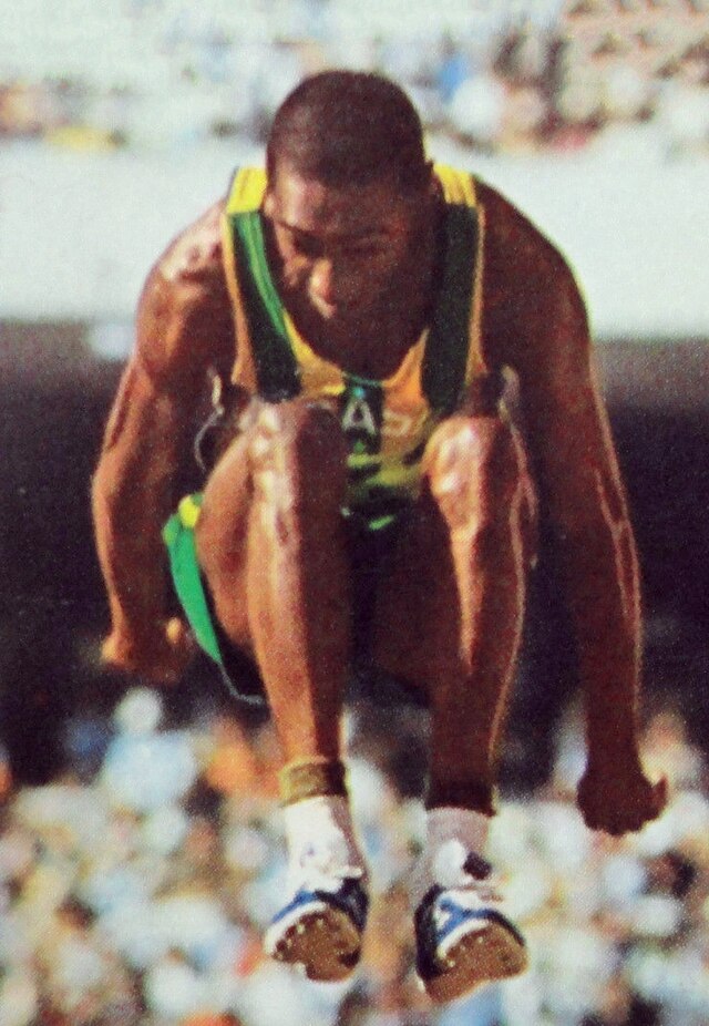 Nelson Prudêncio no atletismo: Relembre as conquistas e recordes do saltador.