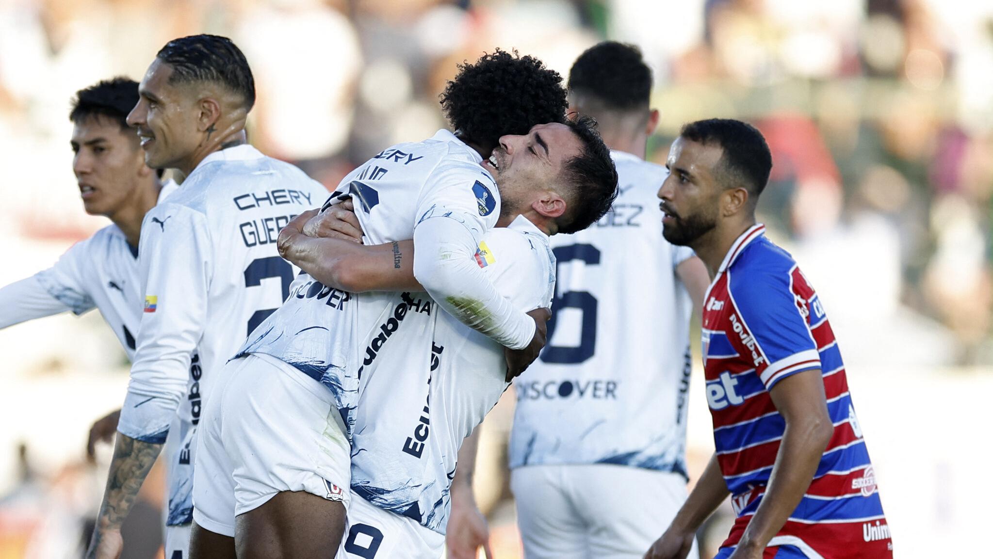 Confira as classificações dos jogadores de Fortaleza Esporte Clube x LDU: Veja o desempenho de cada um deles.