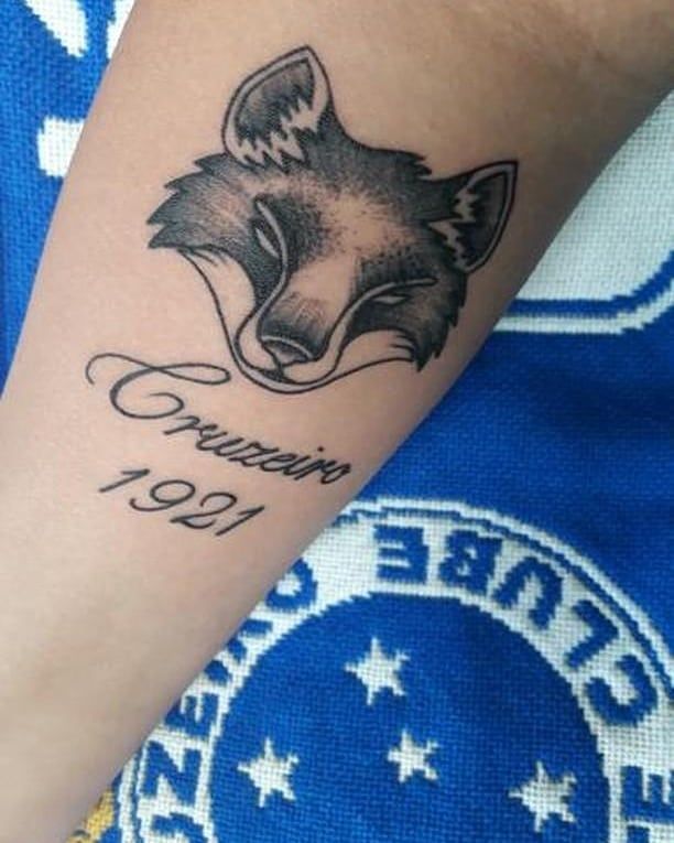 Quer uma tatuagem com o escudo do cruzeiro? Inspire-se com estas ideias legais.