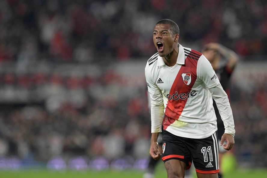 De La Cruz a vista para o Flamengo: É agora ou não? Saiba tudo aqui!