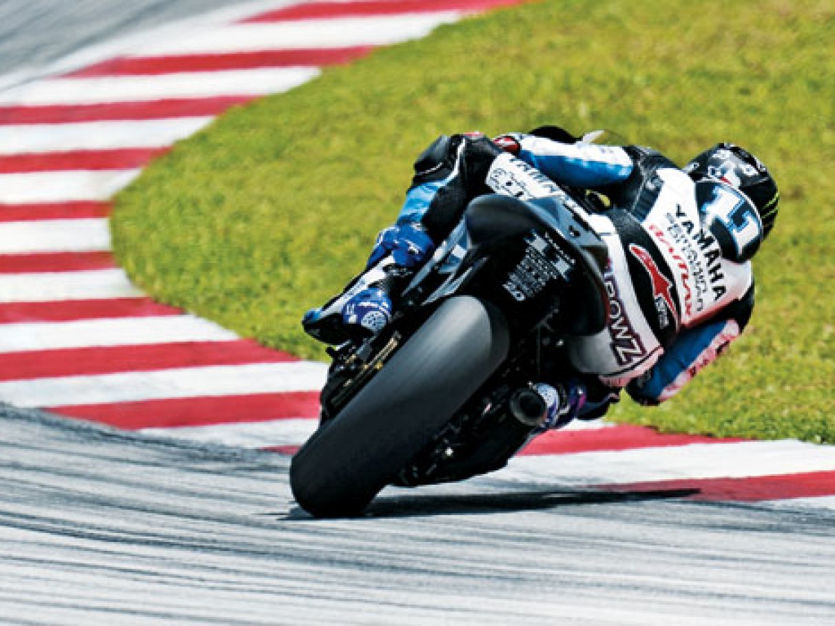 Pilotagem em Moto GP: Como manter alta velocidade nas curvas? (Dicas infalíveis)